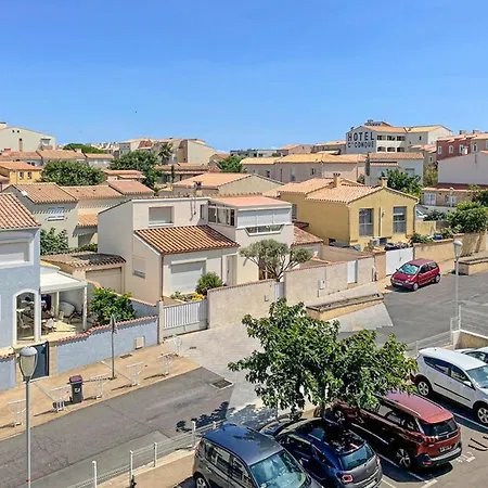 2 Bedroom Stunning In Appartement Agde